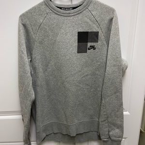 Nike sb grey crewneck size medium